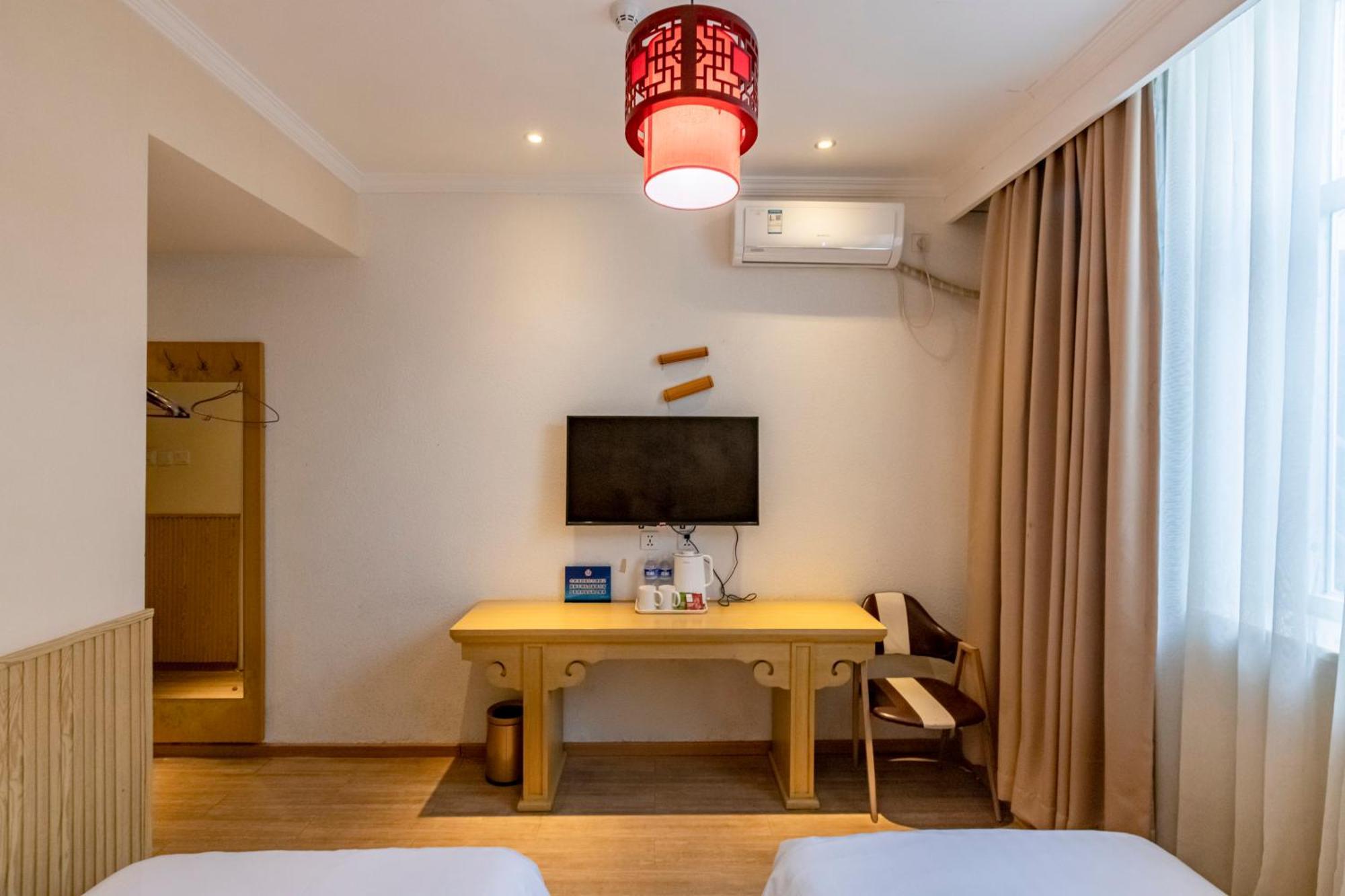 Happy Dragon Alley Hotel-In The City Center With Big Window&Free Coffe Laundry Fluent English Speaking,Tourist Attractions Ticket Service&Food Recommendation,Near Tian Anmen Forbiddencity,Near Lama Temple,Easy To Walk To Nanluoalley&Shichahai Pékin  Extérieur photo